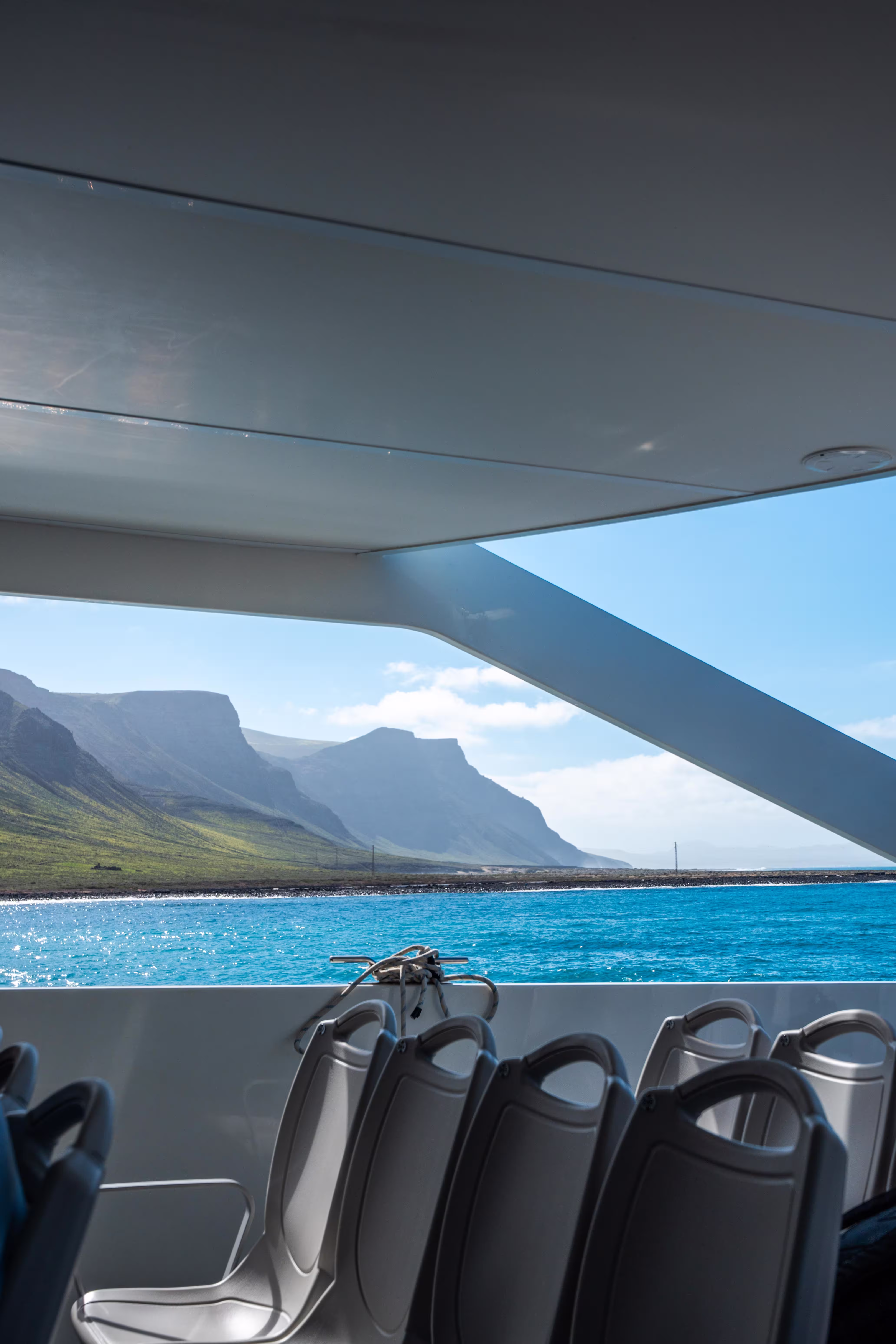 Vistas a La Graciosa desde el barco de Lineas Romero