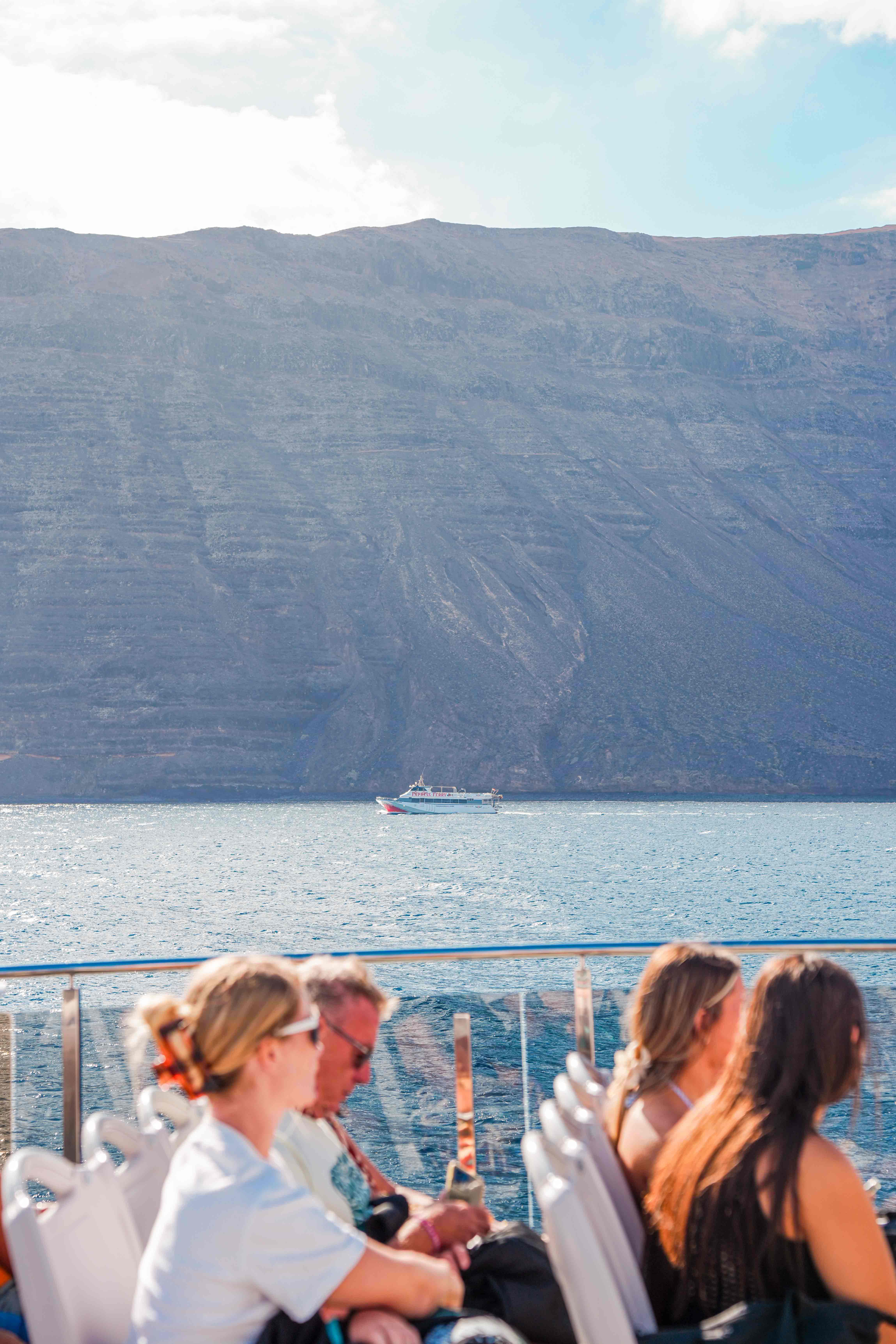Fähre nach La Graciosa mit Líneas Romero: Vollständiger Leitfaden 2025